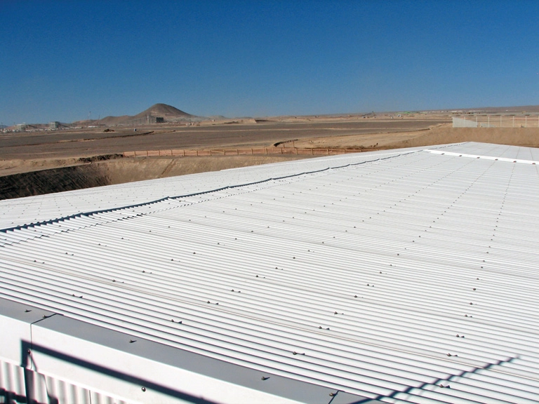 UPVC Roofing Sheets vs. Composite Fire-Rated Cladding: The Best Factory Roof Solution for the Middle East