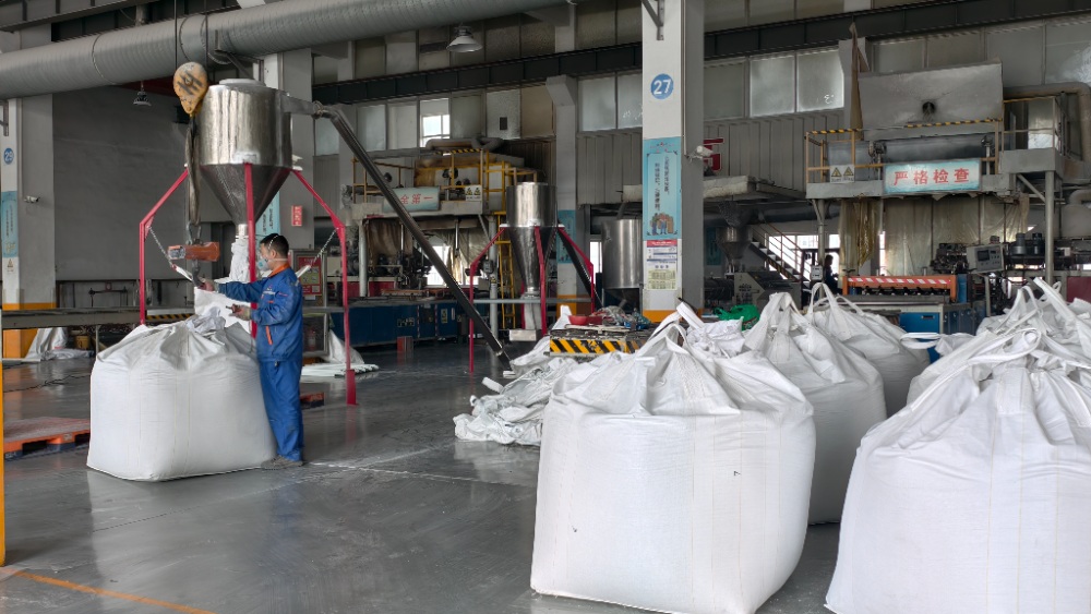 Weather-resistant PVC granules manufacture